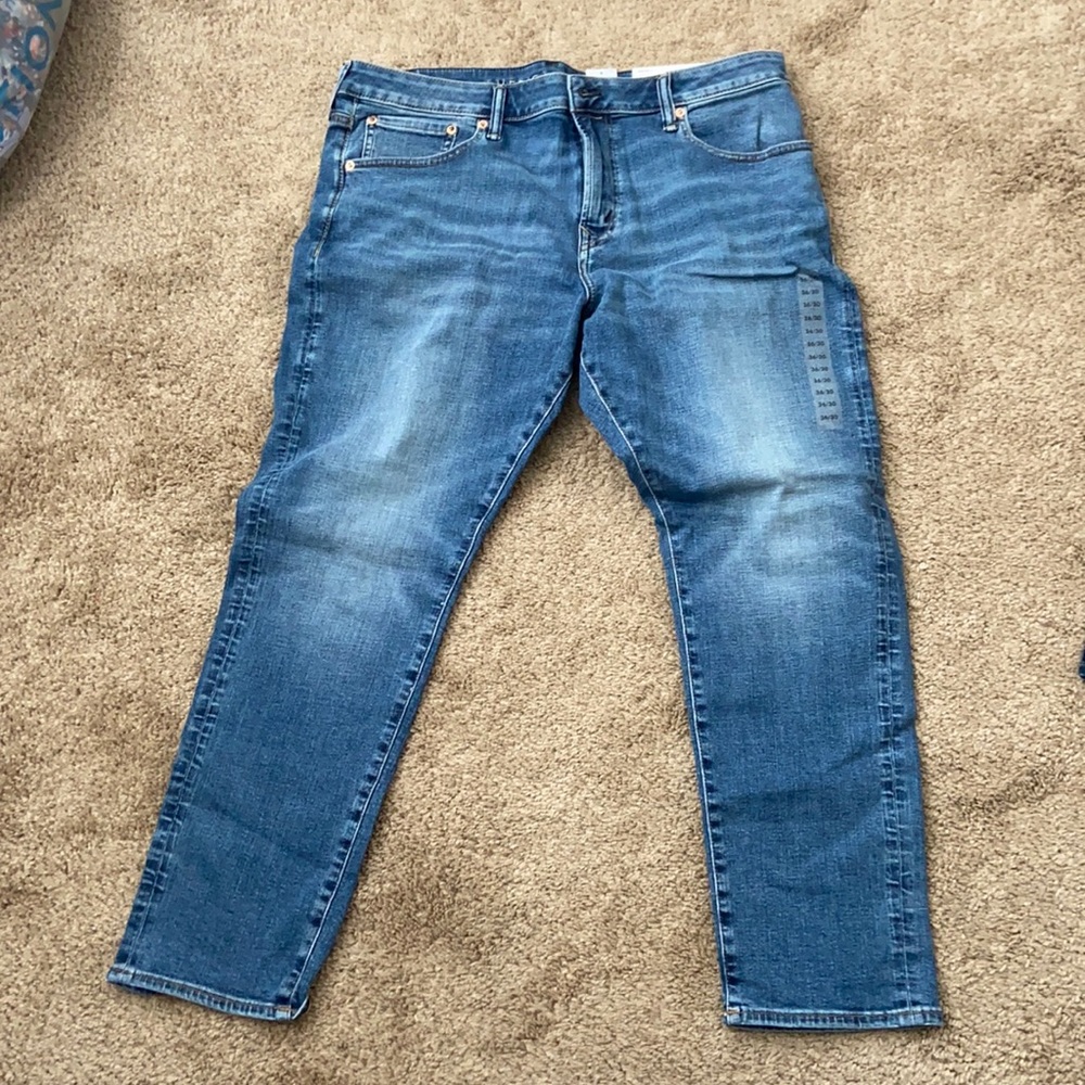 NWTs. American Eagle MENS jeans. Size 36/30.